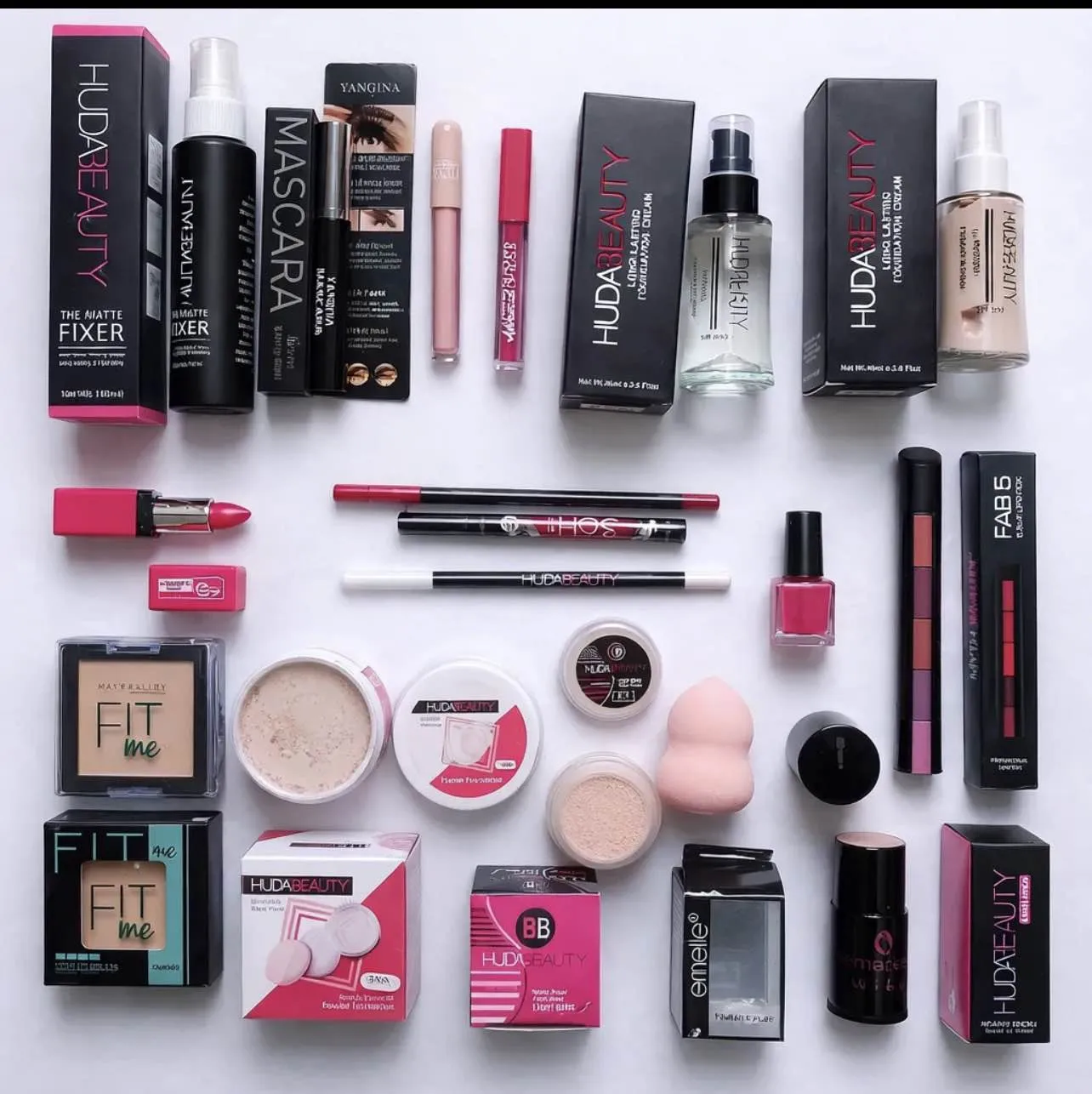 Makeup Deal 17 Items Full Face Kit with Foundation, Concealer, Primer, Mascara, Lipstick, Eyeliner, Loose Powder, and Makeup Fixer for Women and Girls