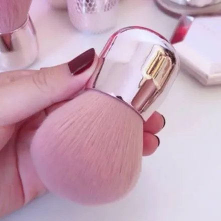 New 1pcs Professional and High Quality Makeup brush for Blush Foundation in Random Color with box For Girls and for Women